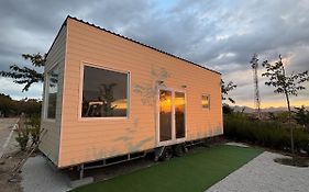 Tiny House Base Camp Granada Camping